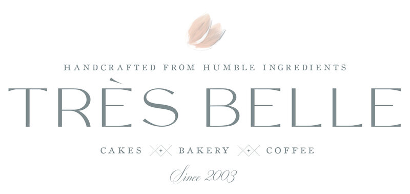 Très Belle Cakes logo